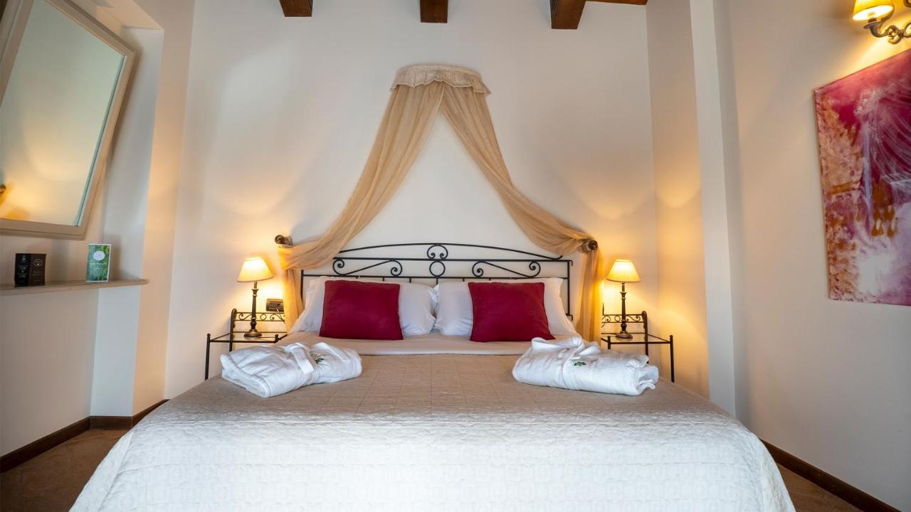 Relais Bella Rosina Pool & Spa La Cassa Zewnętrze zdjęcie