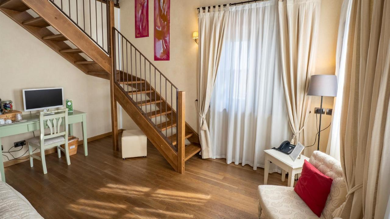 Relais Bella Rosina Pool & Spa La Cassa Zewnętrze zdjęcie
