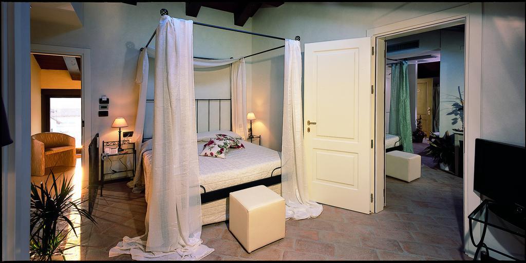 Relais Bella Rosina Pool & Spa La Cassa Zewnętrze zdjęcie
