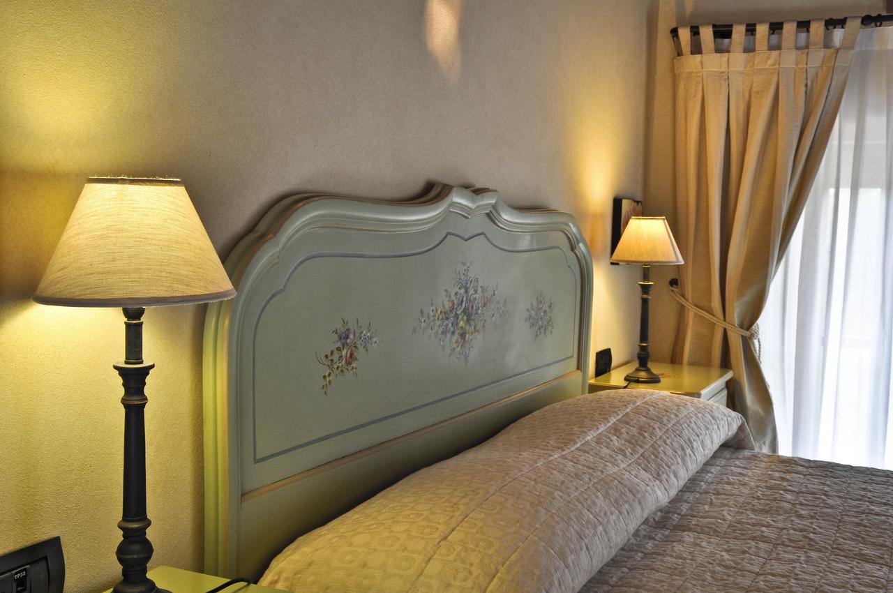 Relais Bella Rosina Pool & Spa La Cassa Pokój zdjęcie